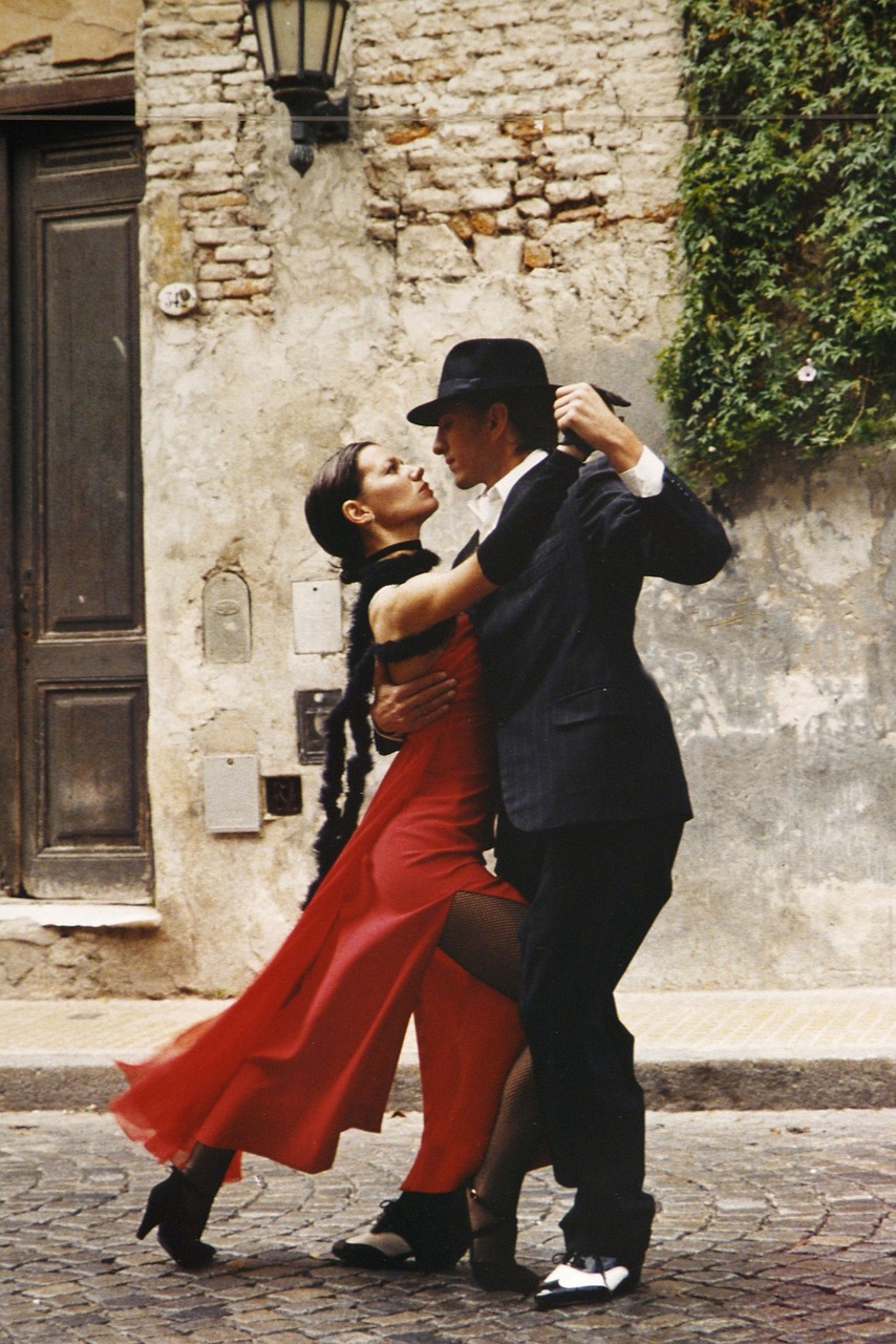 Pareja bailando tango argentino